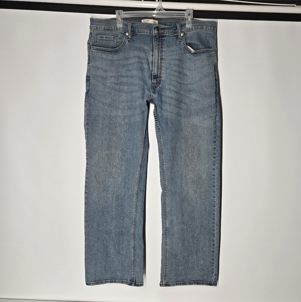 Signature by Levi Strauss Men's Relaxed Straight Jeans